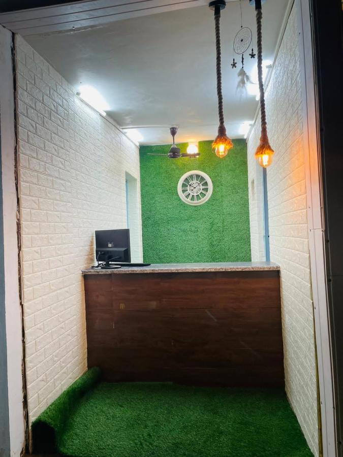 Trippy Spot Hostel & Cafe Vagator Exterior photo